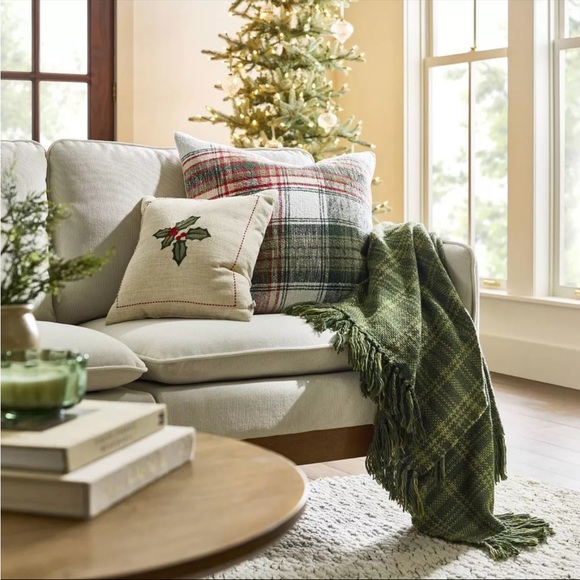 Sold Out Hearth & Hand Chunky Woven Throw Blanket Tonal Green NWT - Picture 2 of 3